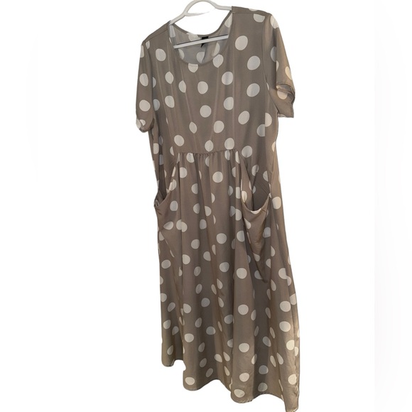 Women’s Emery Rose Light Gray & White Short Sleeved Round Neck Dress. Size XXL. - Picture 4 of 8